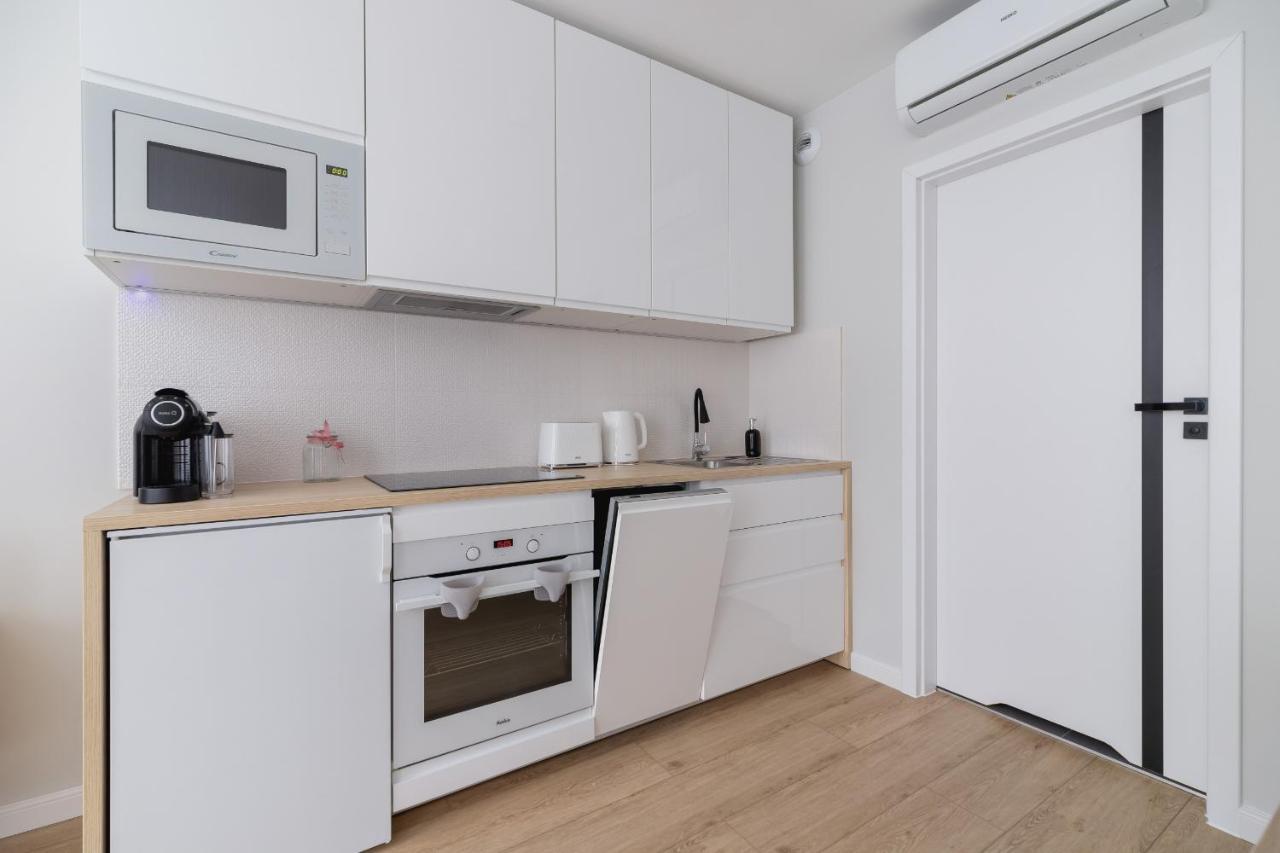 City Studio With Ac Czarnowiejska By Renters Krakow Exterior photo