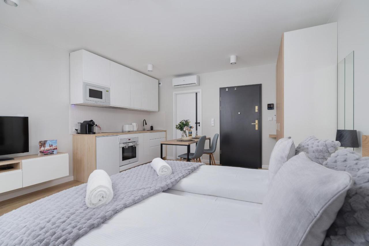 City Studio With Ac Czarnowiejska By Renters Krakow Exterior photo