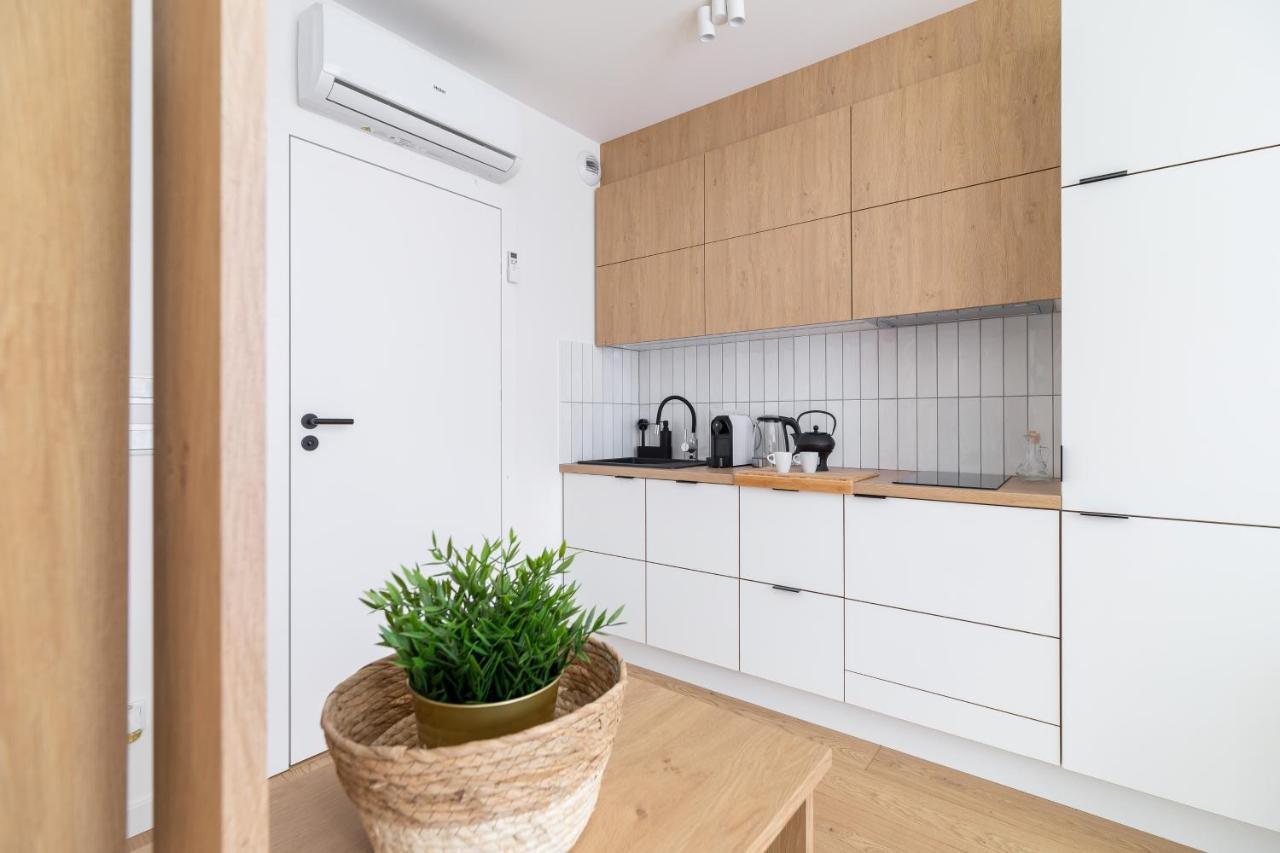 City Studio With Ac Czarnowiejska By Renters Krakow Exterior photo